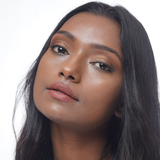 Cushion Lip Crème - Held Gently